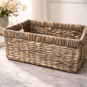 NWT Rustic Farm House Décor Water Hyacinth Basket